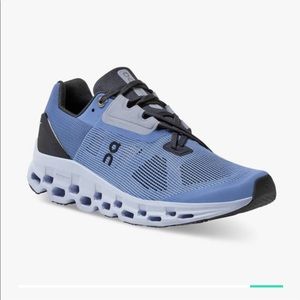 NIB On Cloudstratus running shoes size 8